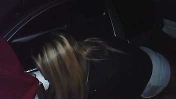 Flagra mulher fax sexo na rua dentro do carro