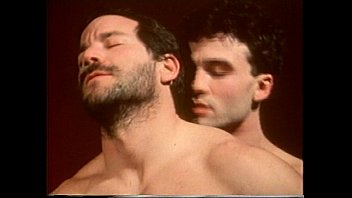 Porno gay marmanjo peludo doido para fazer sexo gay