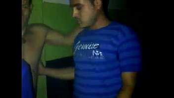 Flagra sexo gay no quartel real