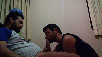 Garoto fazendo programa sexo com casal