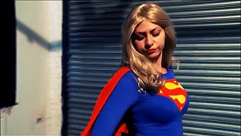 Supergirl gostosa fazendo sexo