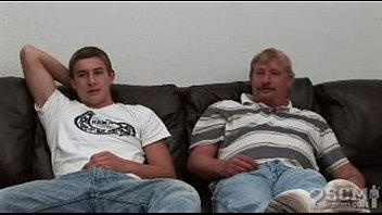 Pai e filho pelado gay sexer