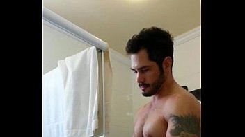 Sexo gay om anão gostoso e lindo