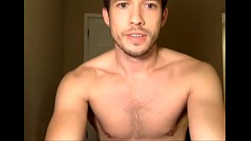 Video porno de sexo gay sentando no consolo