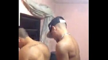 Sexo gay moleque roludo da favela na cam