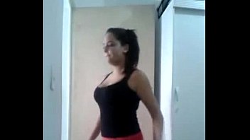 Novinha tirando a roupa querendo sexo