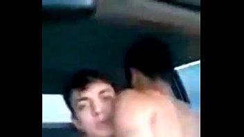 Sexo gay amador carro