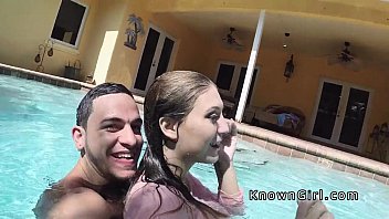 Sexo na piscina x vídeos com