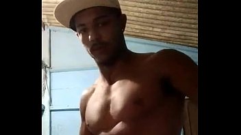 Sexo gay brasileiro com moreno ativo