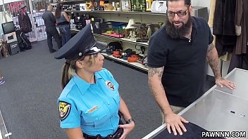 Sex shop fantasia de policial
