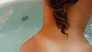 Fotos gordas sexis de costas na banheira