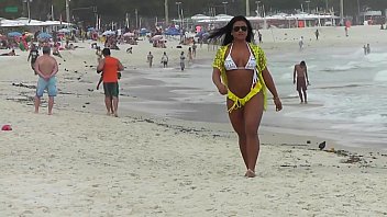 Xnxx muito sexos de lesbicas gostosas numa praia nudismo