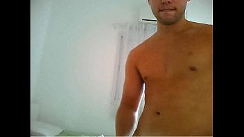 Sexo gay amador com hétero brasileiro caiu na net