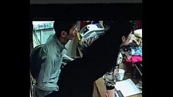 Camera escondida flagra casal fasendo sexo em lan house