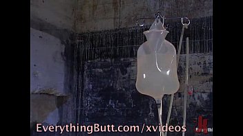 Videos de sexo anal 1º enema