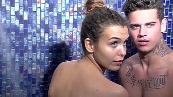 Casal fazendo sexo no reality show