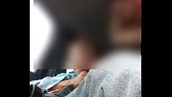 Video sexo corno exibe esposa no carro