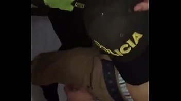 Policial mamar nos bandidos videos sexo gay