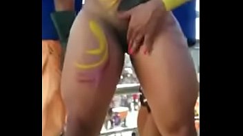 Aprensentacao com muitto sexo no carnaval