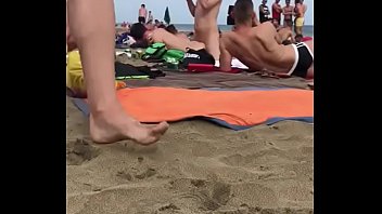 Sexo trio bi flagra na praia