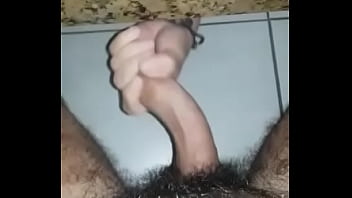 Sexo gay mão amiga drogado