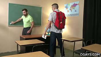 Sexo gay aluno comendo professor na escola