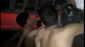 Sexo gay novinhos grupal