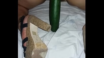 Pepino na buceta sexo