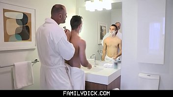 Sexo gay velho maduro com jovem massagem pai e filho