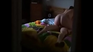 Garota fazendo sexo anal e mae espiando