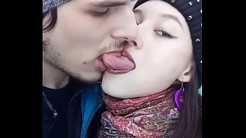 Video sex lesbian kisses