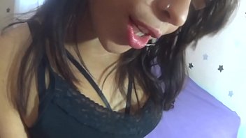 Sexo video brasileiras gozando nos seios