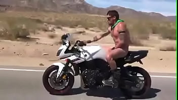 Sexo gay amador moto