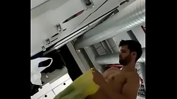 Flagra real sexo gay no banho caminhoneiro