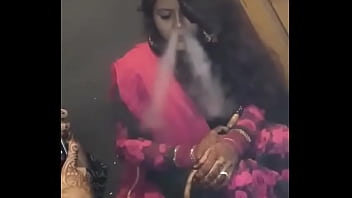 Travestis fazendo sexo fumando narguile