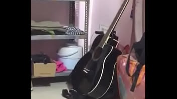 Lambendo guitarra sex