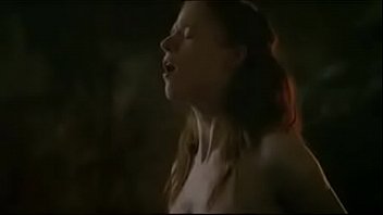 Emilia clarke fazendo sexo explicito em filme games of thrones