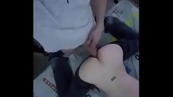 Sexo gay caminhoneiro comendo o branquinho passivo