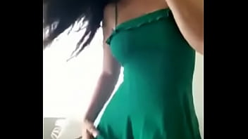 Sexo varanda vestido verde molhado