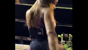 Anitta dancando sex