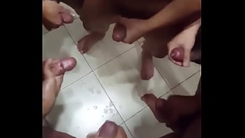 Sexo gay entre amigos depois da festa amador