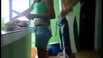 Filha sexo na cozinha