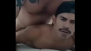 Gemendo brasil gay sexo