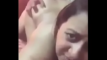 Filho observando a mae lavando banheiro sexo