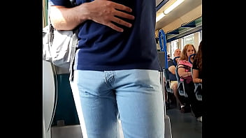 Flagra de sexo gay nos trilhos de trem