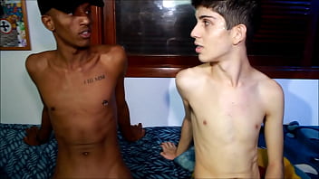 Sexo gay novinho com velhos