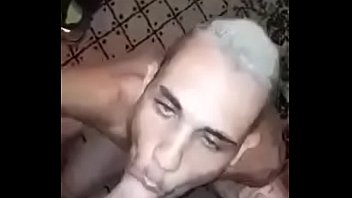 Novinho e maduro sexo gay amador