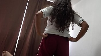 Menina fazendo sexo atras da escola