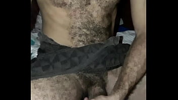 Chuando pau peludo sexo gay