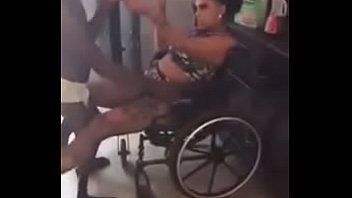 Cadeirante fazendi sexo video
